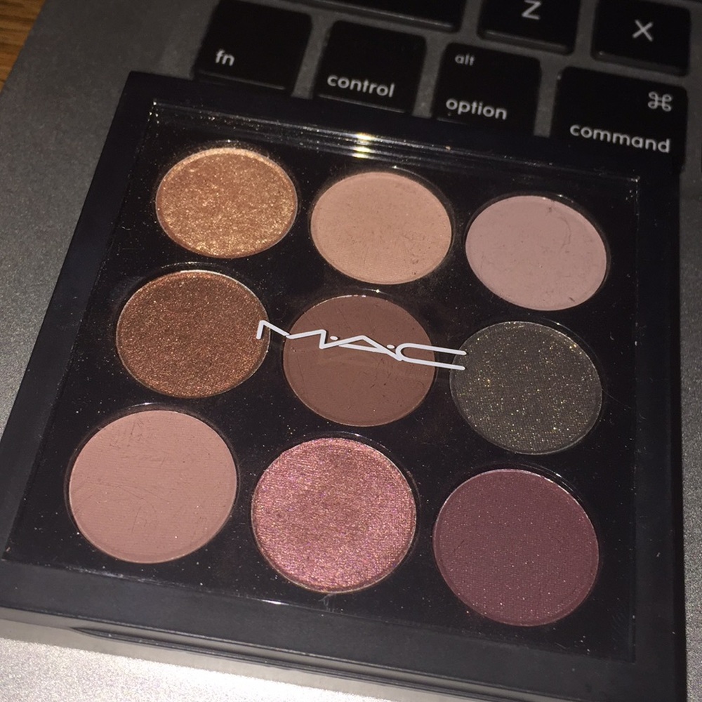 MAC BURGUNDY TIMES NINE